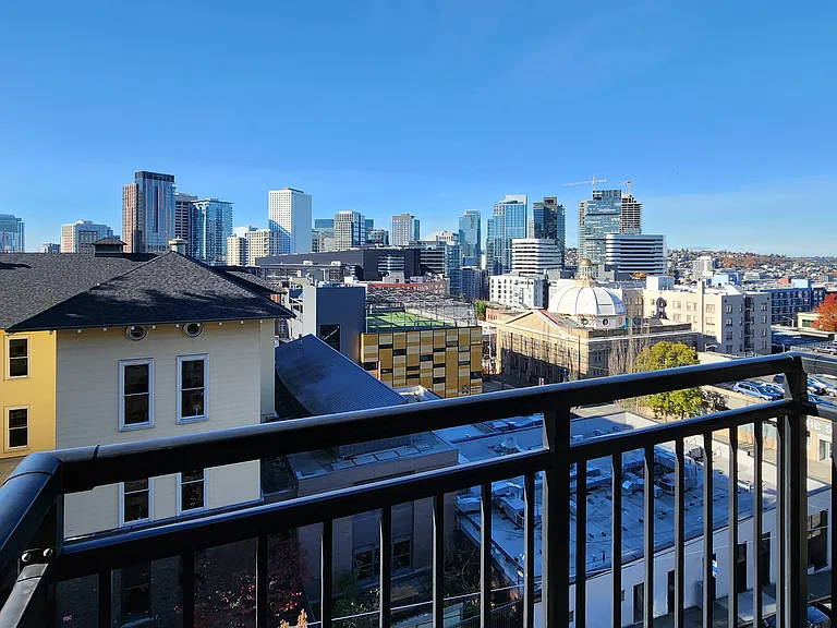 Dunn Motors Apartments — Photo 41