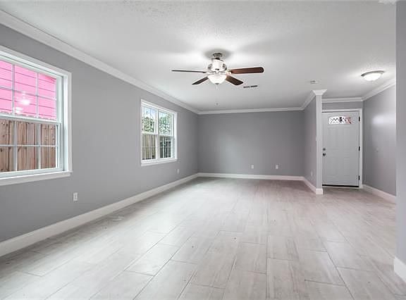 5th image of 3876 Greenbriar Ln