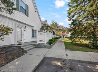 22271 Atlantic Pointe, Farmington, MI 48336