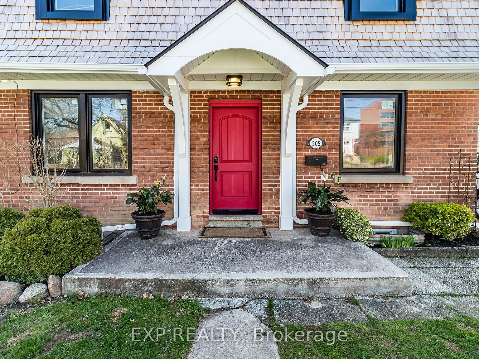 5 bed, $3,800 — Photo 1