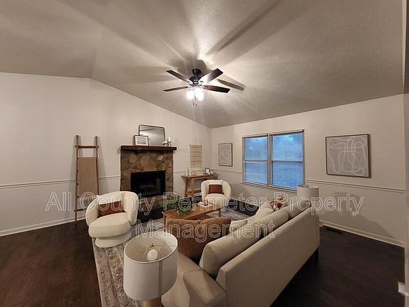 4th image of 3992 Joshua Ln