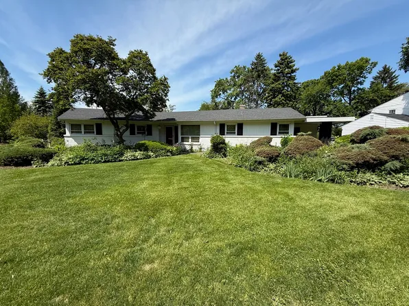 6402 Pontiac Dr, Indian Head Park, IL 60525