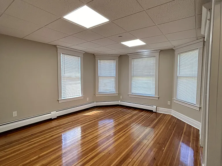 36 Roxbury St #1 — Photo 16