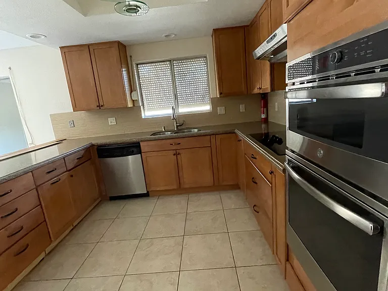 8526 Old Vine Rd — Photo 5