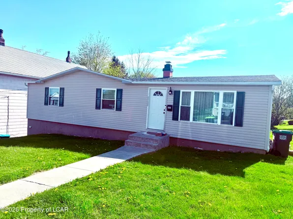 1111 Centre St, Freeland, PA 18224