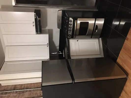 Rented by International Property Services LLC | media 9