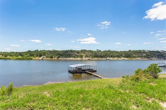 1st image of 475 Chimney Cove Dr