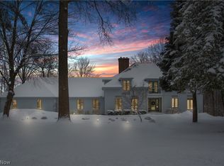135 Quail Hollow Ln, Chagrin Falls, OH 44022
