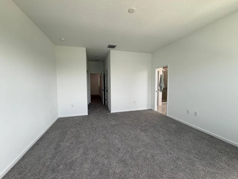 4402 Longwood — Photo 13