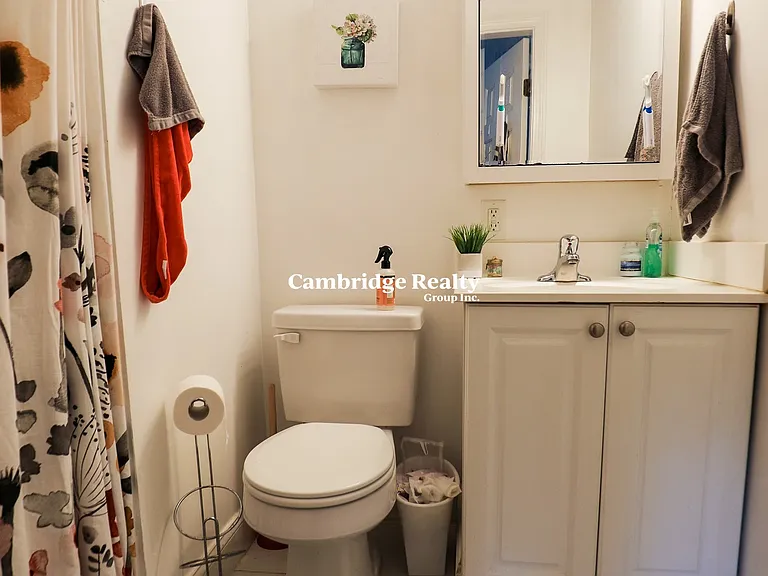 168 Newton St #4T — Photo 9