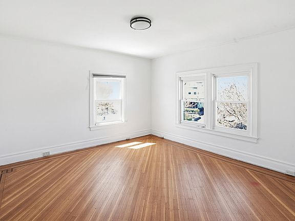 5th image of 519-521 Westminster Ave #2