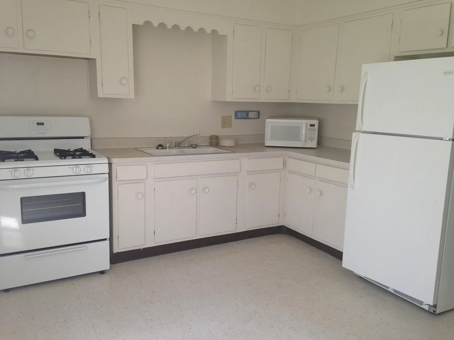2 bed, 850 sqft, $975 — Photo 2