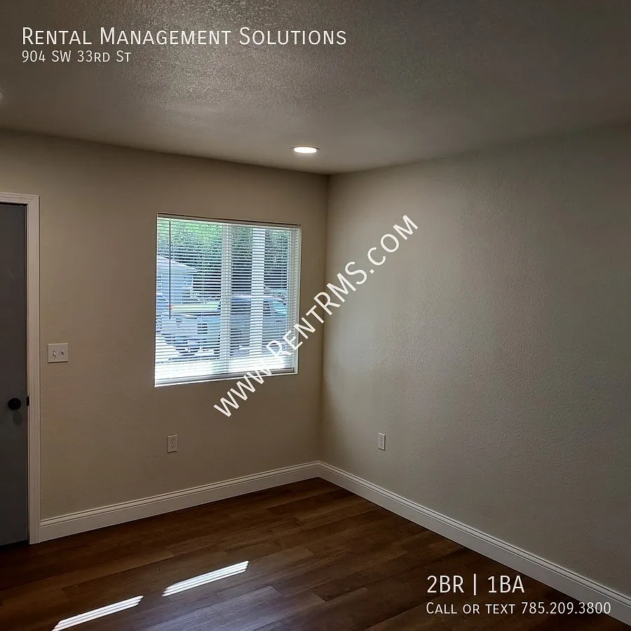 904 SW 33rd St — Photo 2