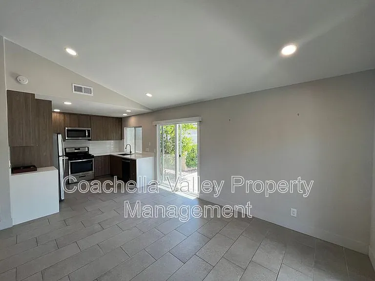 835 S Nueva Vista Dr — Photo 29