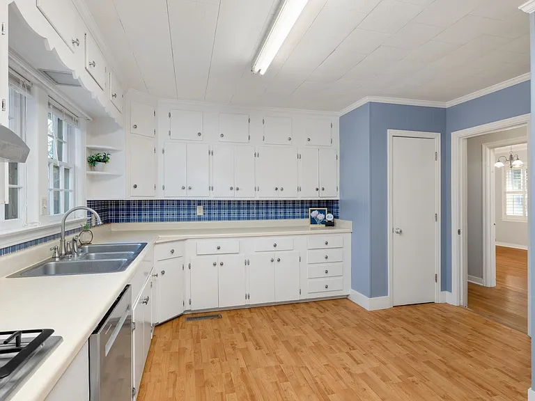 1396 Munford Ave — Photo 16