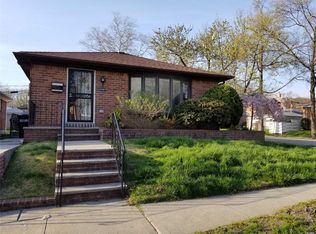 22467 77th Ave, Bayside, NY 11364