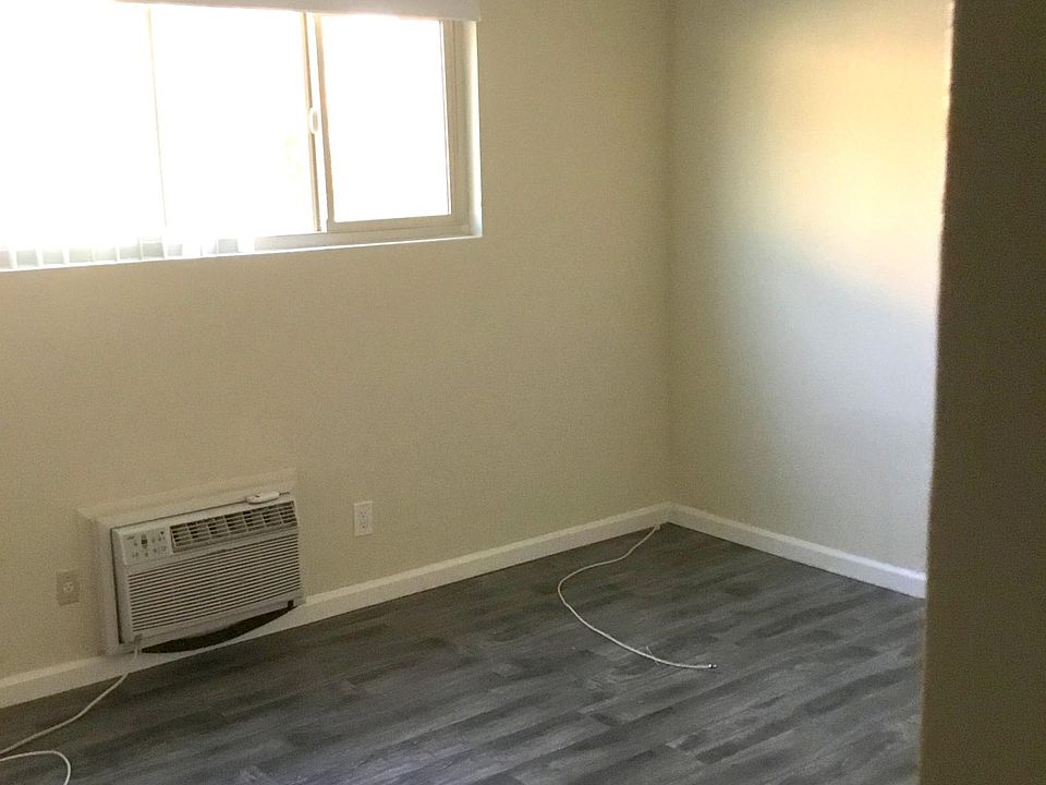 1st image of 17938 Burbank Blvd #27