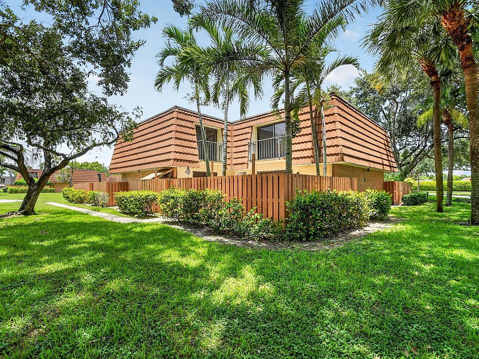 1st image of 135 Heritage Way
