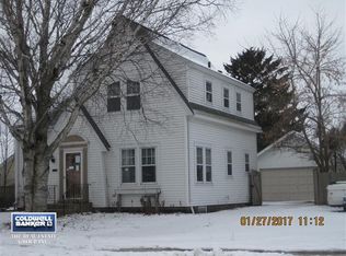712 N 4th St, Manitowoc, WI 54220
