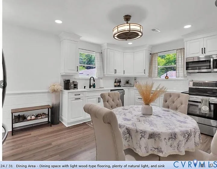 11215 Thorncroft Dr — Photo 24