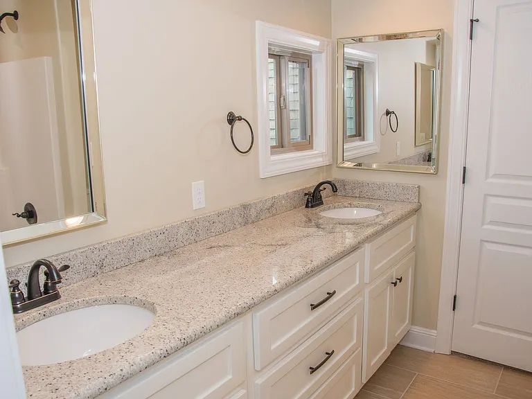 4269 Farmington Cv — Photo 30