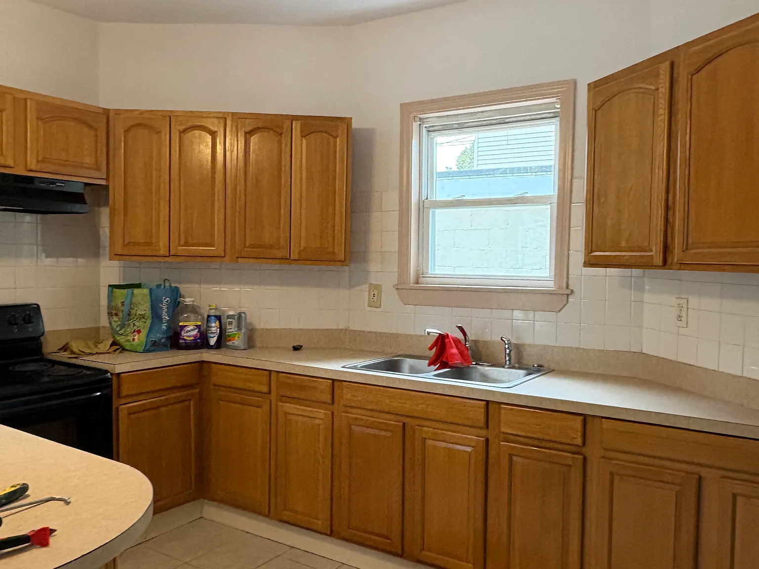 3 bed, 1000 sqft, $1,700 — Photo 2