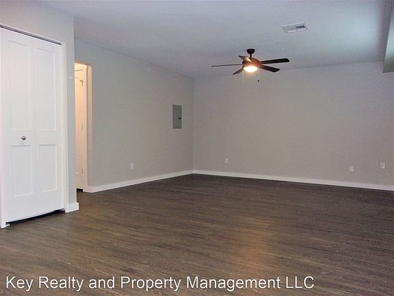 3rd image of 600 NW 32nd St #10