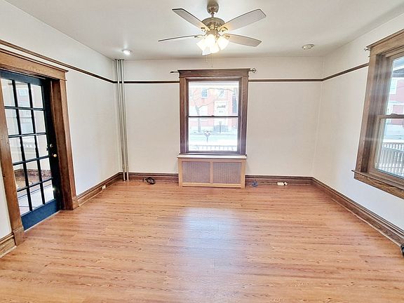 4th image of 221 Chambersburg St APT 1