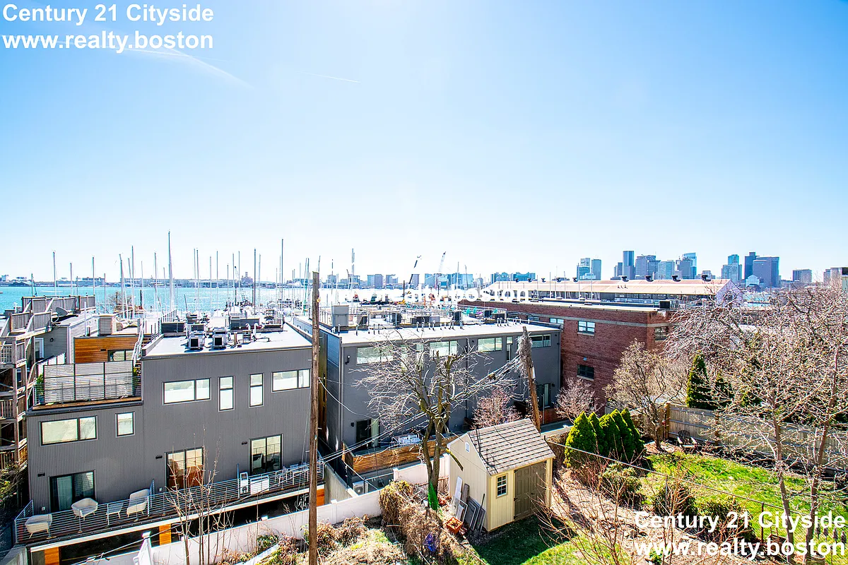Photo 2 of 13 - 275 Webster St #3 - Boston, MA Building Photo - 275 Webster St #3
