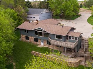 6319 Lakeview Dr, Wentworth, SD 57075