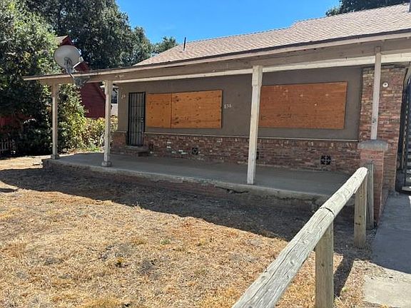 3rd image of 856 E Willow Ave
