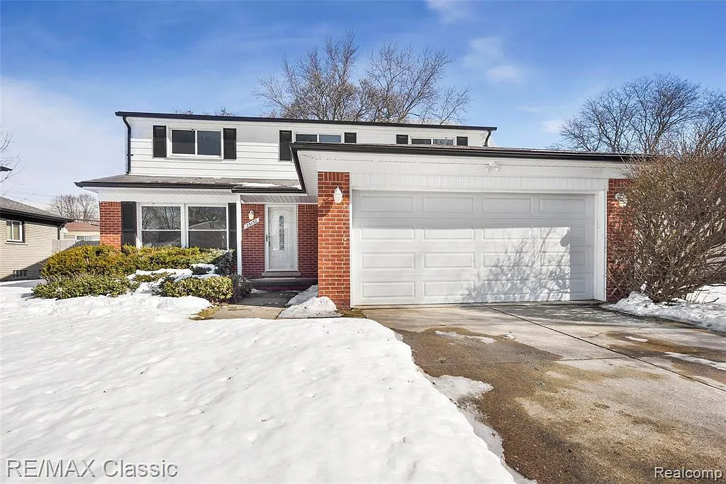 25130 Parsons Dr photo 1