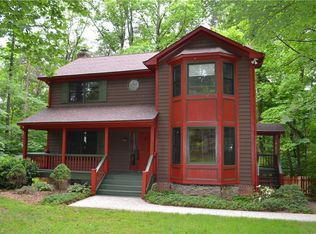 4909 Golden Oaks Dr, Oak Ridge, NC 27310