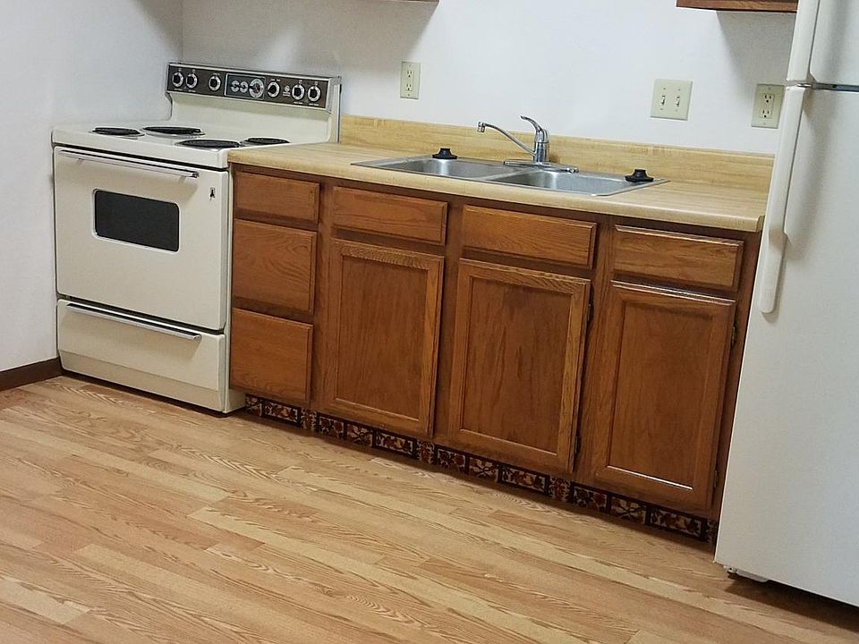 2nd image of 1009 Washington Ave S APT 12