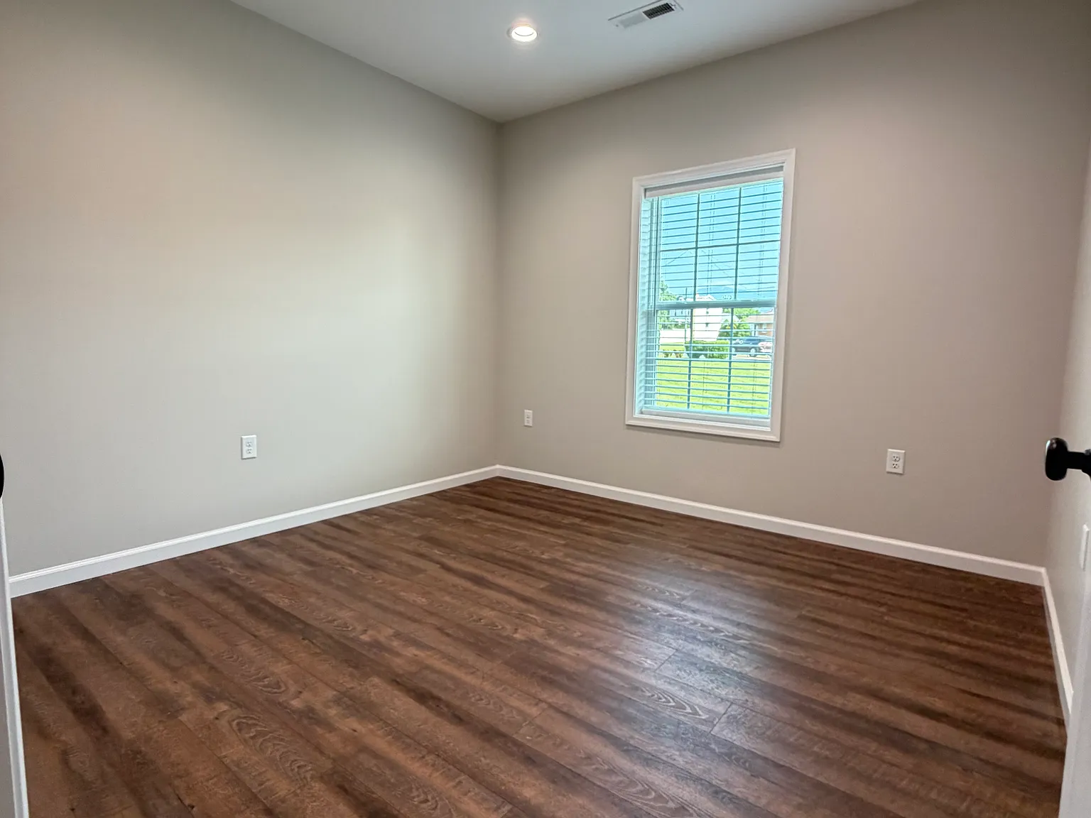 2 bed, 840 sqft, $1,200 — Photo 4