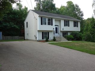 56 Betony Rd, Saunderstown, RI 02874