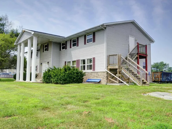 812 Wigwam Hollow Rd, Macomb, IL 61455