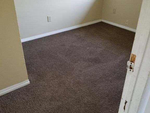 5th image of 1334 Thurston St