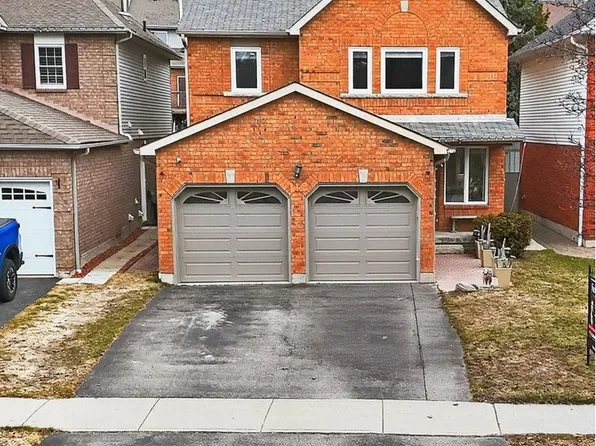 118 Bassett Blvd, Whitby, ON L1N 8X5