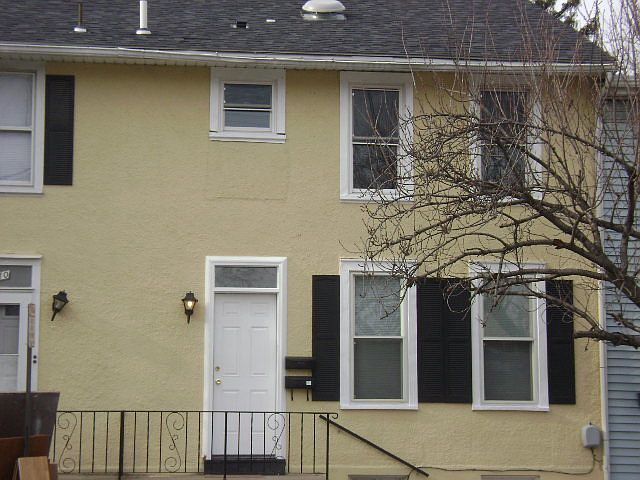 1st image of 212 N Penn St APT 1