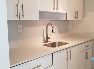 615 NE 10th St #102, Hallandale, FL 33009