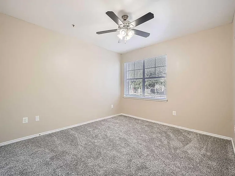1401 S Aw Grimes Blvd — Photo 35