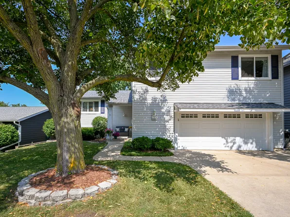 6930 Blue Flag Ave, Woodridge, IL 60517