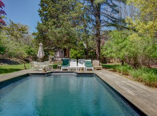 220 Town Line Rd, Sag Harbor, NY 11937