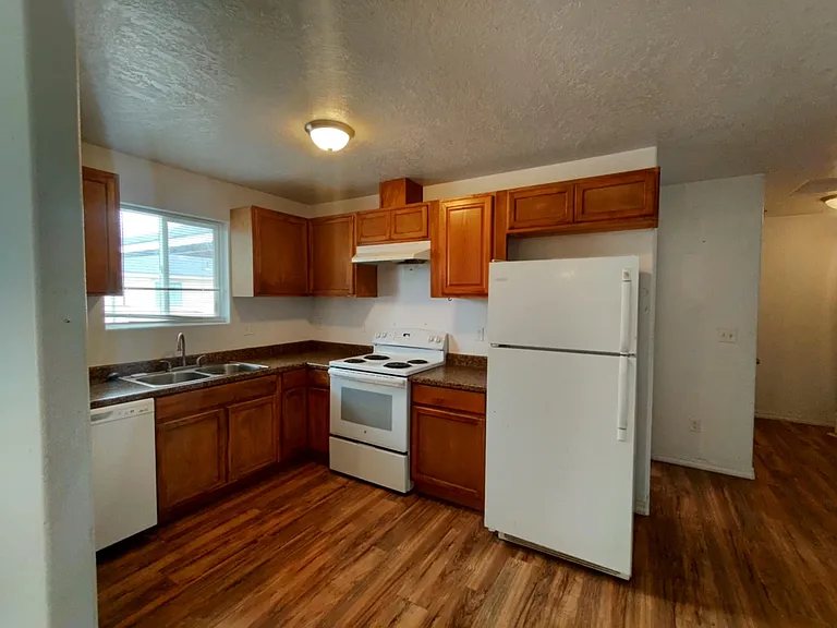 913 S Wardwell Ave #B — Photo 1