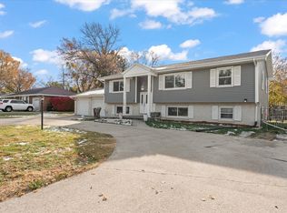 1109 W Kirby Ave, Champaign, IL 61821