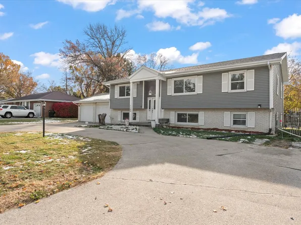 1109 W Kirby Ave, Champaign, IL 61821