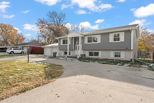 1109 W Kirby Ave Photo 1