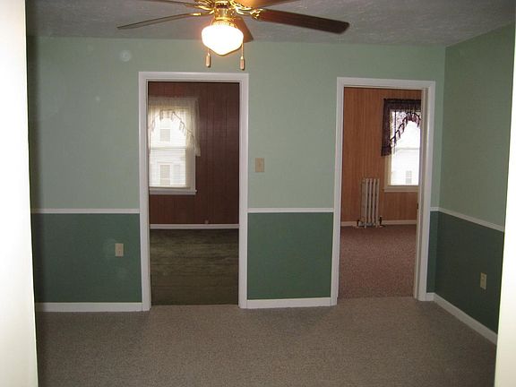 Living Room, looking toward 2 BRs