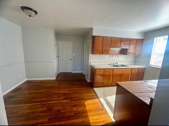 4th image of 2553 N Bend Rd #4